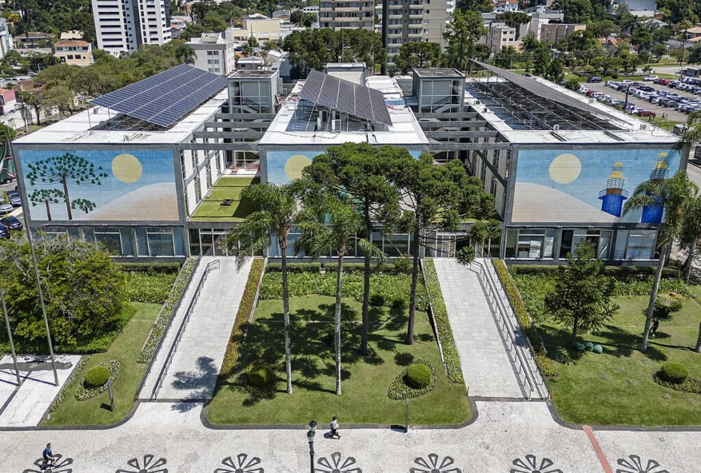 Prefeitura de Curitiba vista de cima.