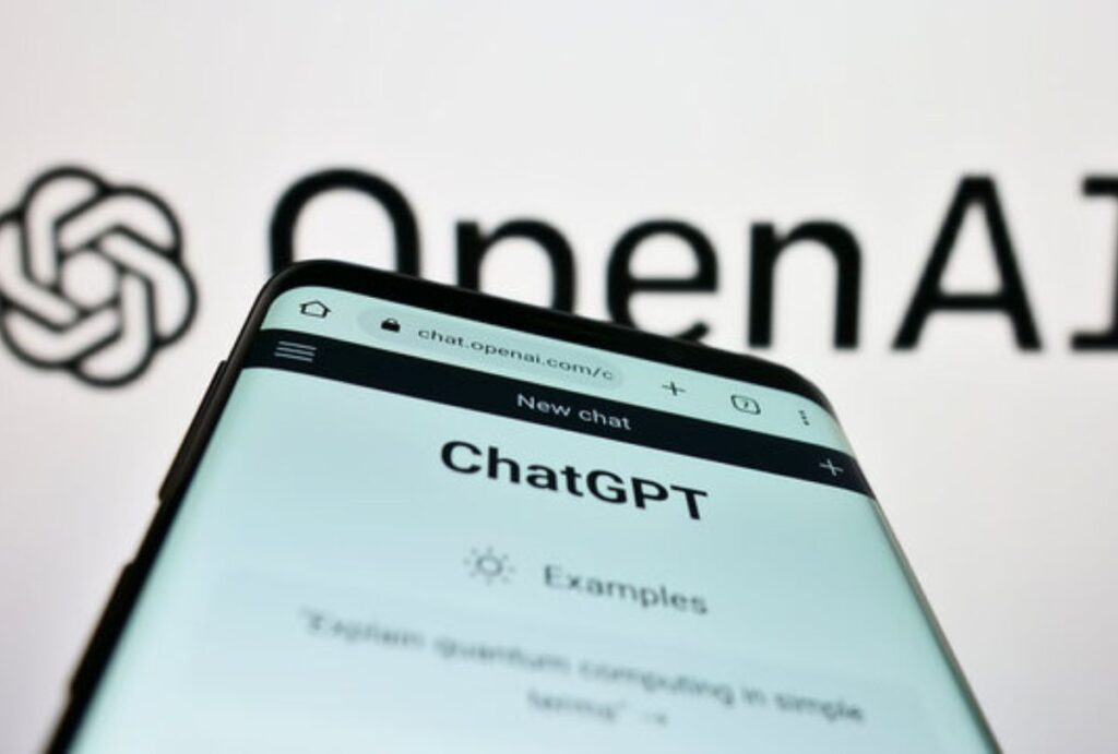 Aplicativo do ChatGPT aberto no celular
