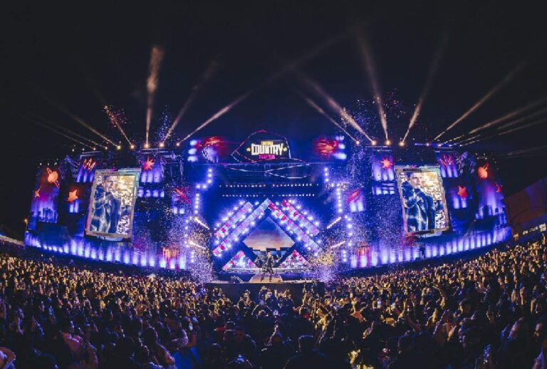 Palco do Curitiba Coutry Festival