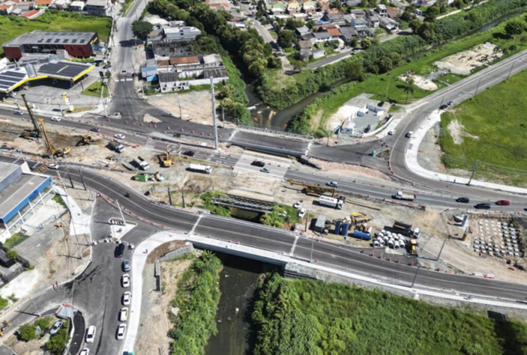 Trânsito no limite entre Curitiba e Pinhais