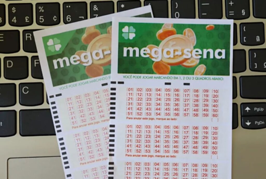 Dois bilhetes da Mega-Sena