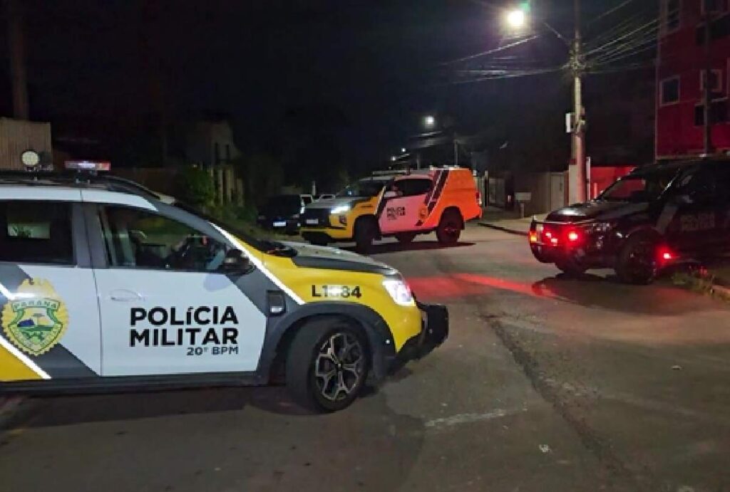 Viatura da PM no local do confronto