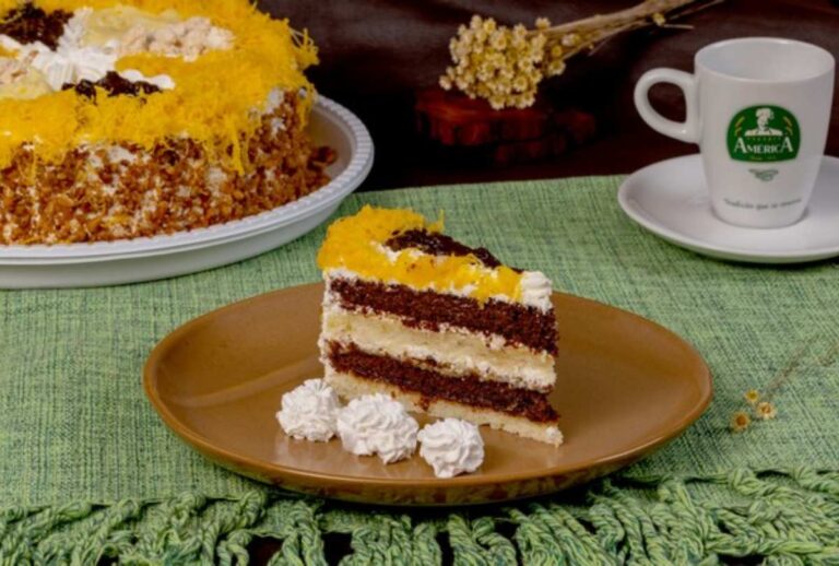 Imagem do bolo Martha Rocha da Padaria América
