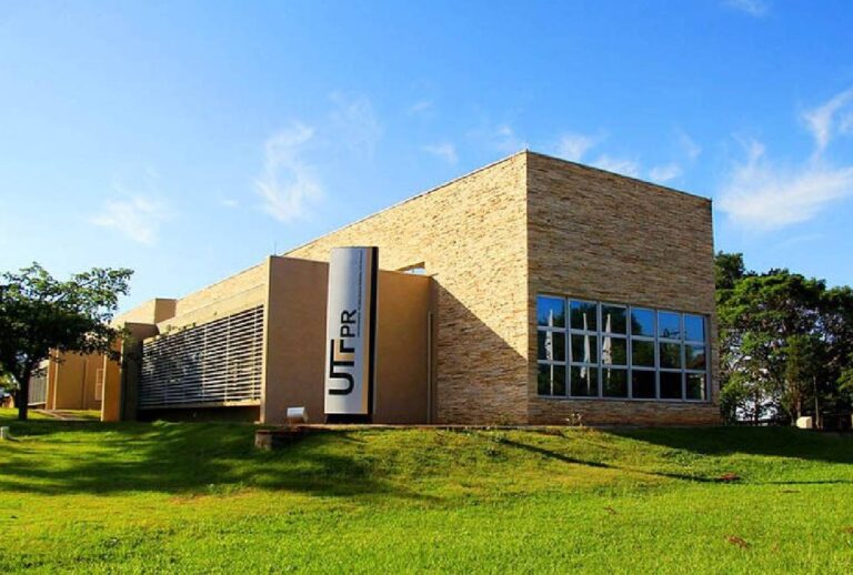 Fachada da UTFPR