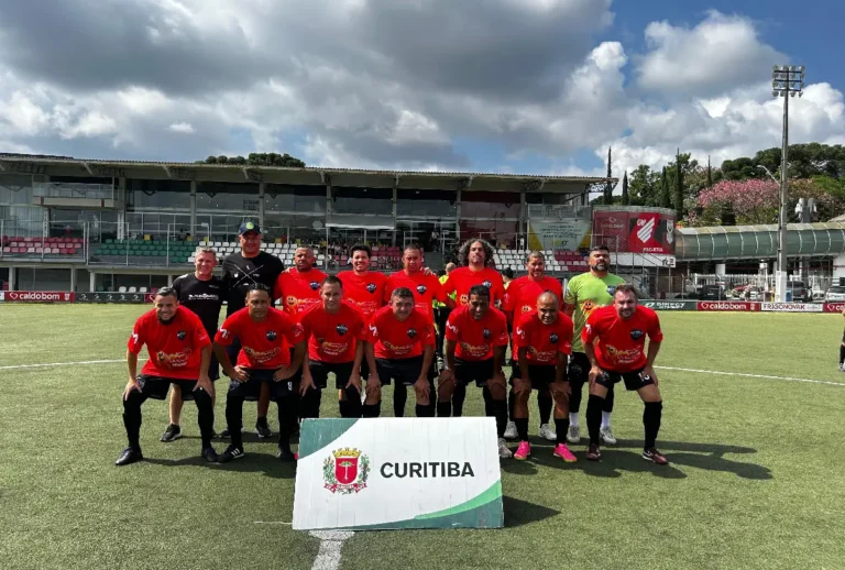 Jogadores reunidos na Copa Massa de Futebol