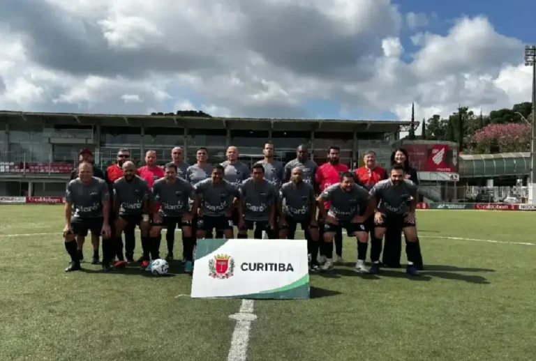 Jogadores reunidos na Copa Massa de Futebol