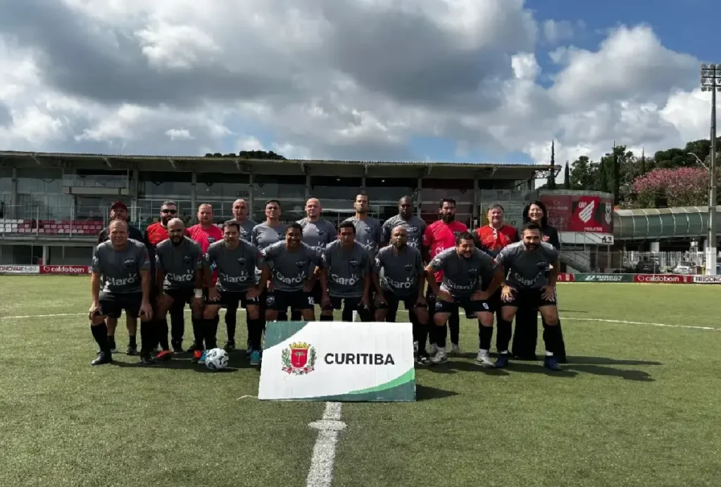 Jogadores reunidos na Copa Massa de Futebol