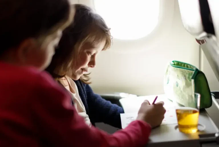 dicas viajar avião crianças