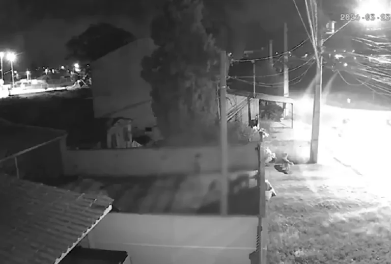 homem-morto-cinco-tiros-discussao-casa