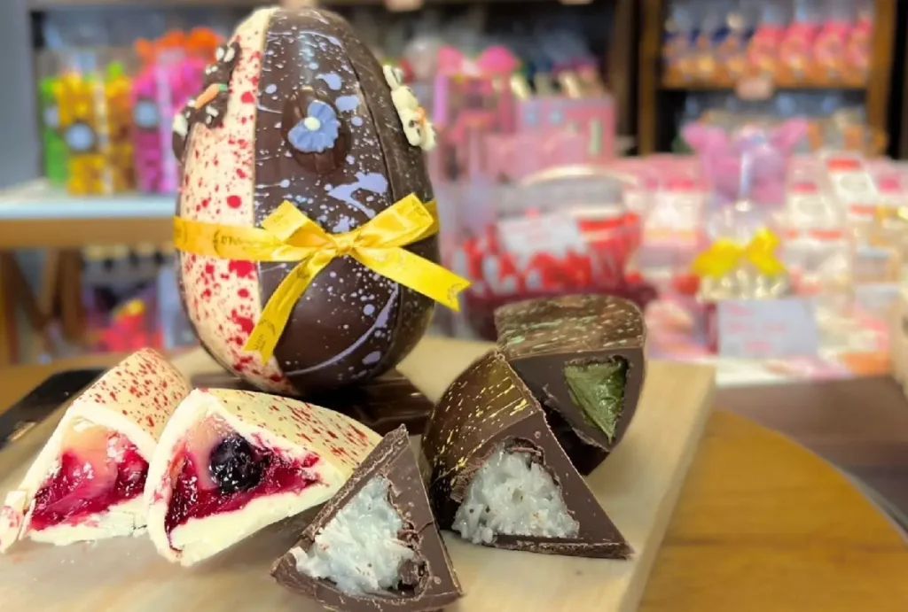 Ovo de Páscoa fatiado