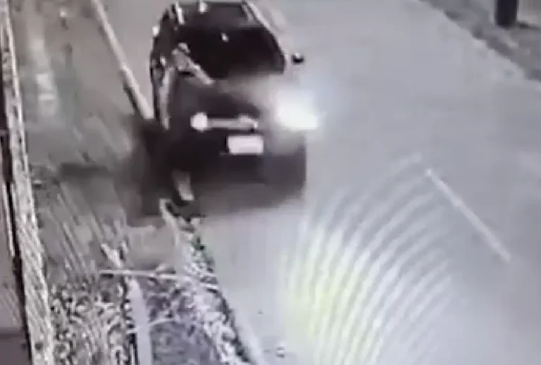 Professora sendo atropelada em Curitiba