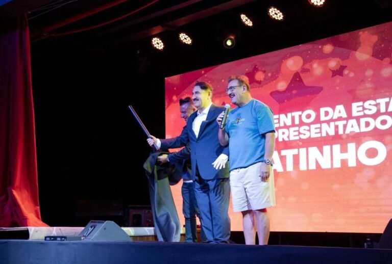 ratinho-estatua-de-cera-homenagem