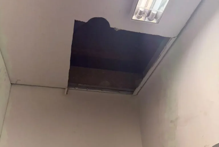 Buraco no teto de shopping de Ponta Grossa