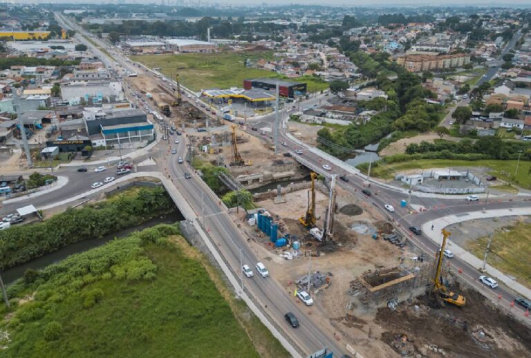 Obra no viaduto vista de cima