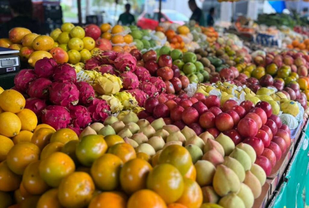 Frutas de qualidade expostas na Banca do mario, em Curitiba