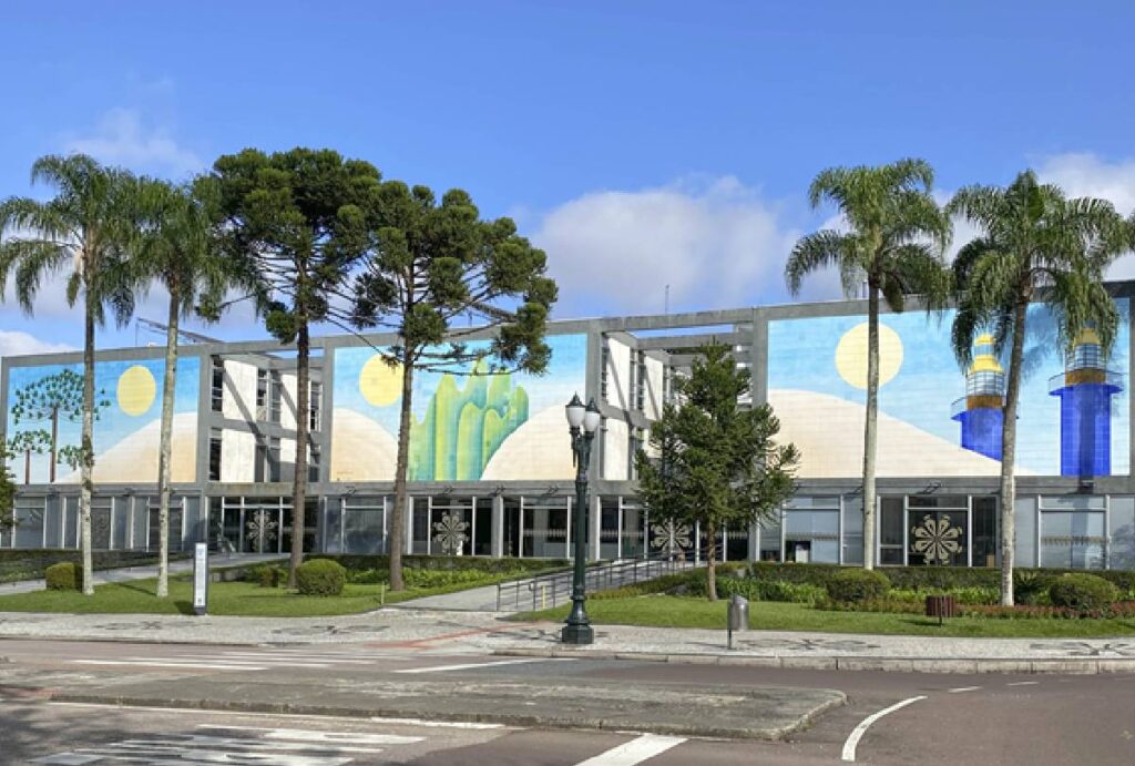 Fachada da Prefeitura de Curitiba