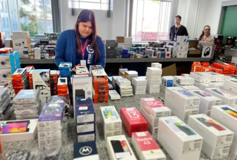 itens procurados no bazar da receita federal como celulares perfumes e mais