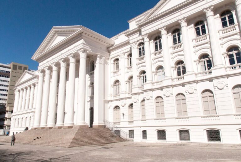 Sede da UFPR na Santos Andrade, em Curitiba