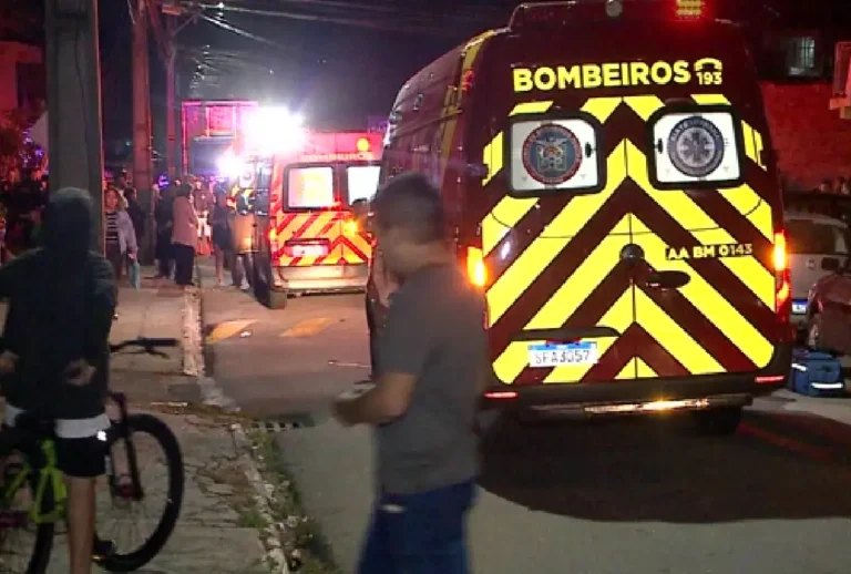 Viatura do Siate no local do crime