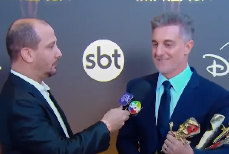 Luciando Huck em entrevista do Fofocalizando