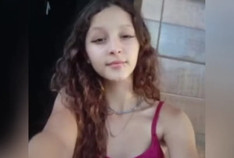 Selfie de Maria Eduarda Barbosa Stallbaum, adolescente que morreu afogada em Dois Vizinhos