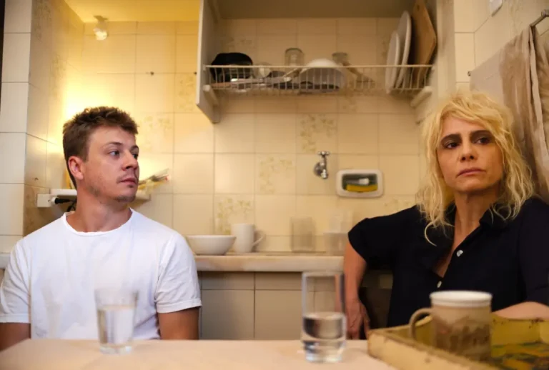 mulher-em-fuga-festival-de-curitiba