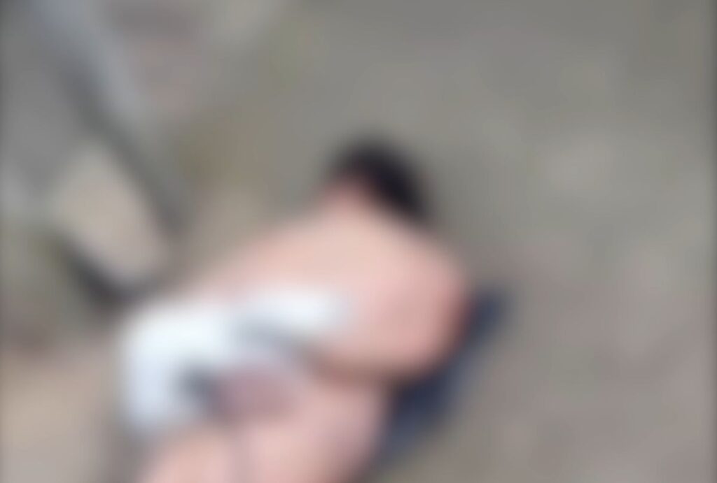 Homem nu é detido por populares no Uberaba