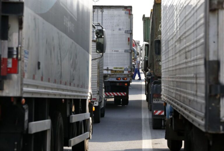 restricao-caminhoes-feriado