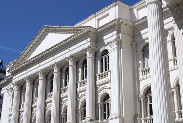 Fachada da UFPR