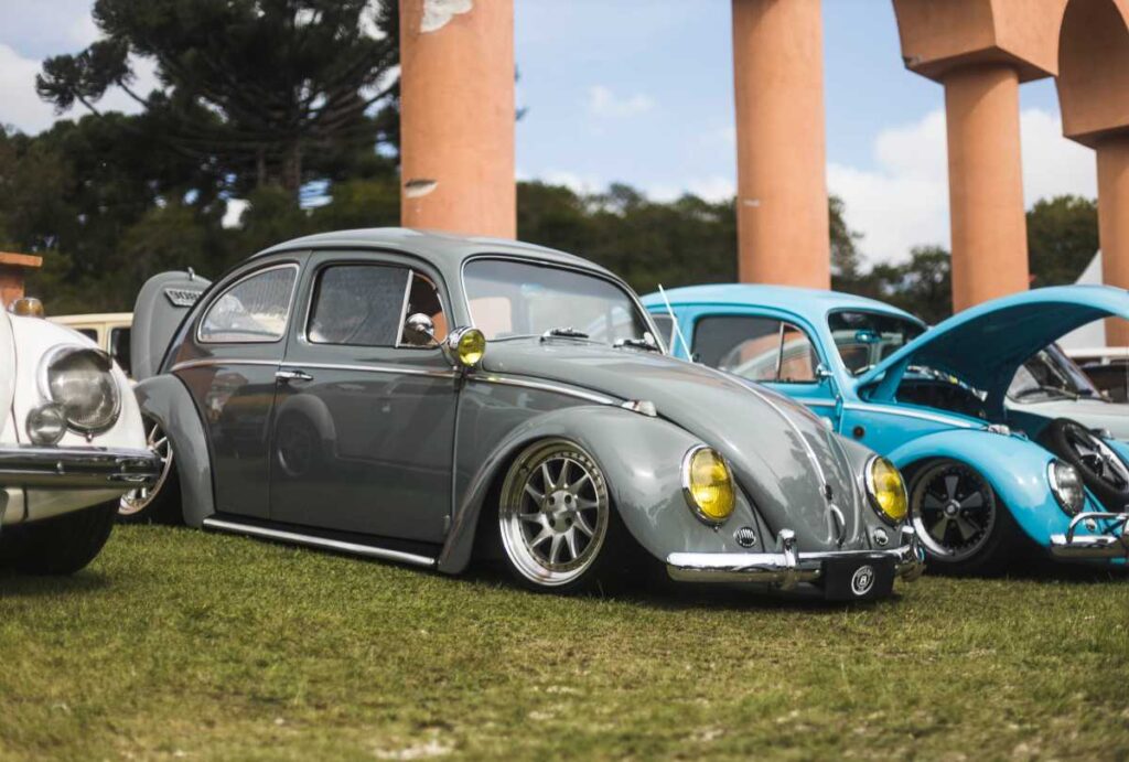 Carros em exposição no Curitiba Volksfest