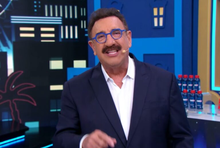 Ratinho durante apresentação do programa