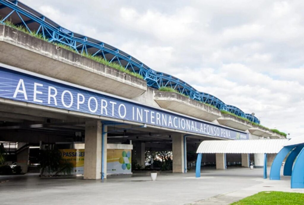 Frente do aeroporto afonso pena
