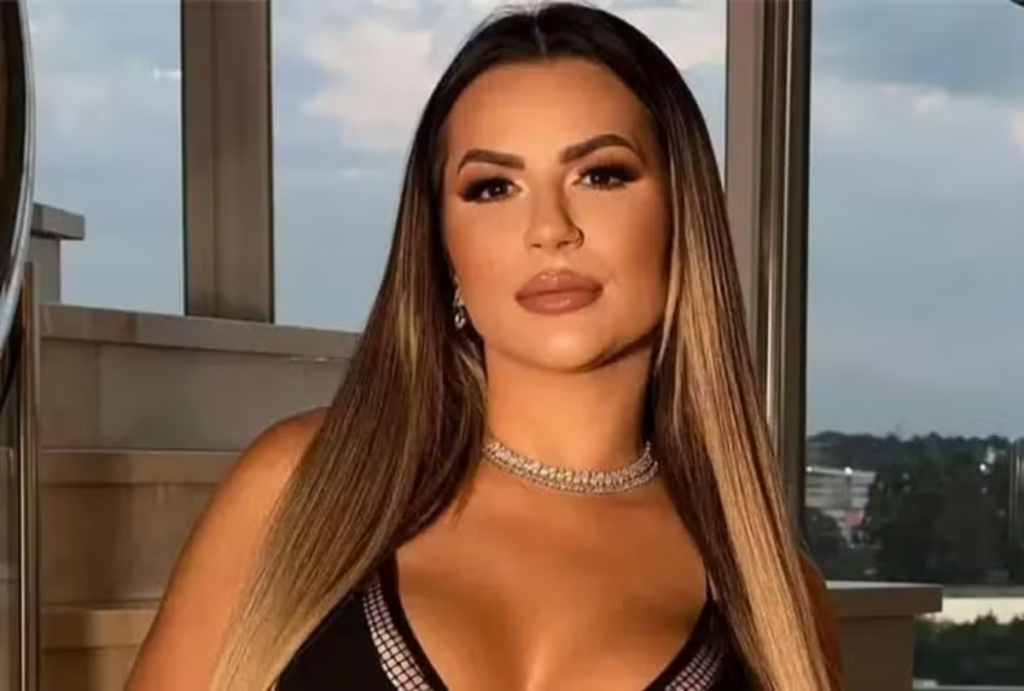 Deolane Bezerra