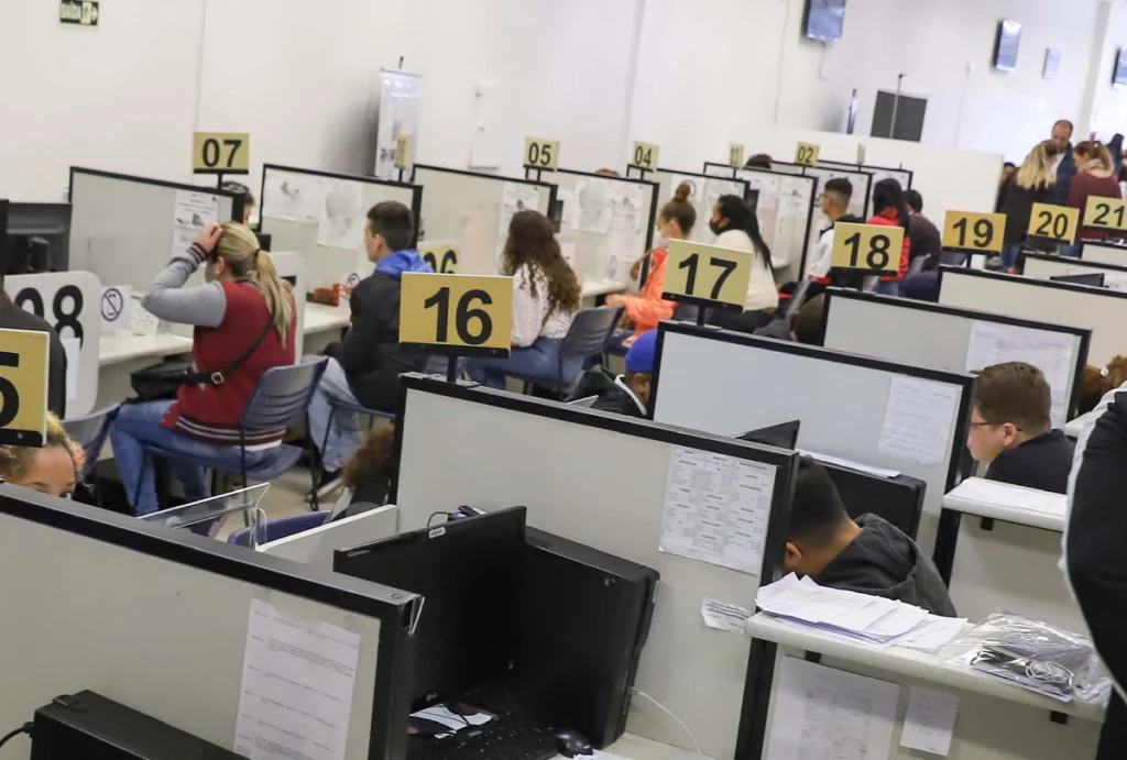 Central de empregos em Curitiba
