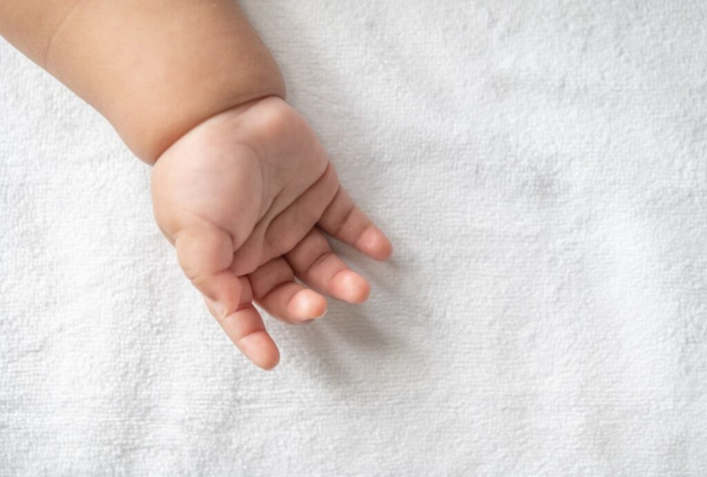 Mão de bebê