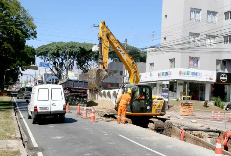 Arthur Bernardes em obras