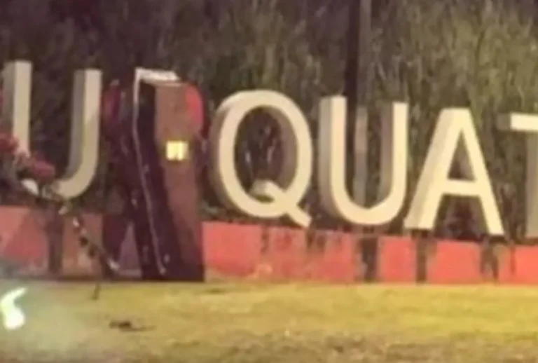Caixão em letreiro de Quatigá