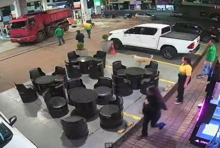 caminhão-desgovernado-posto-coronel-vivida