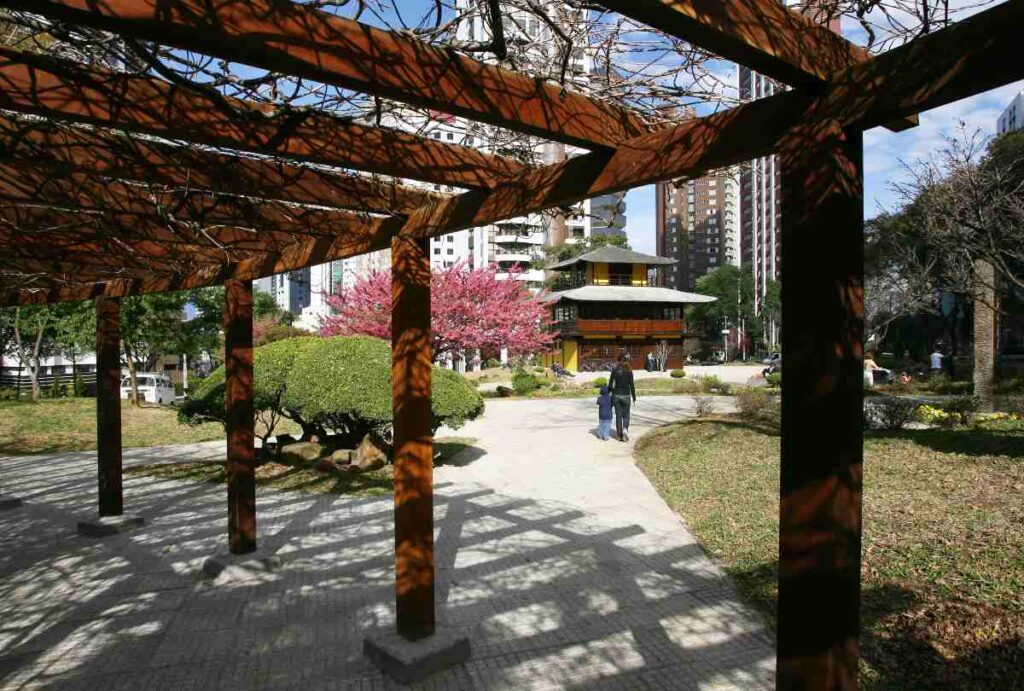 Praça do Japão, em Curitiba