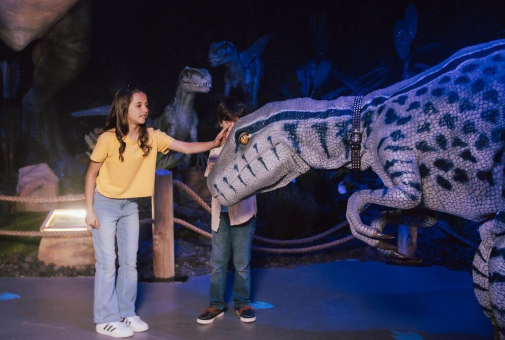 Dinos Alive