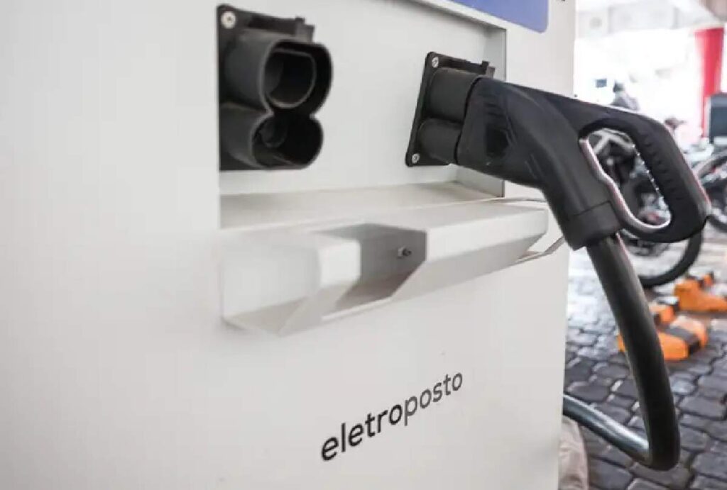 Eletroposto em Curitiba