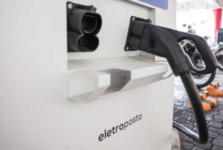 Eletroposto em Curitiba