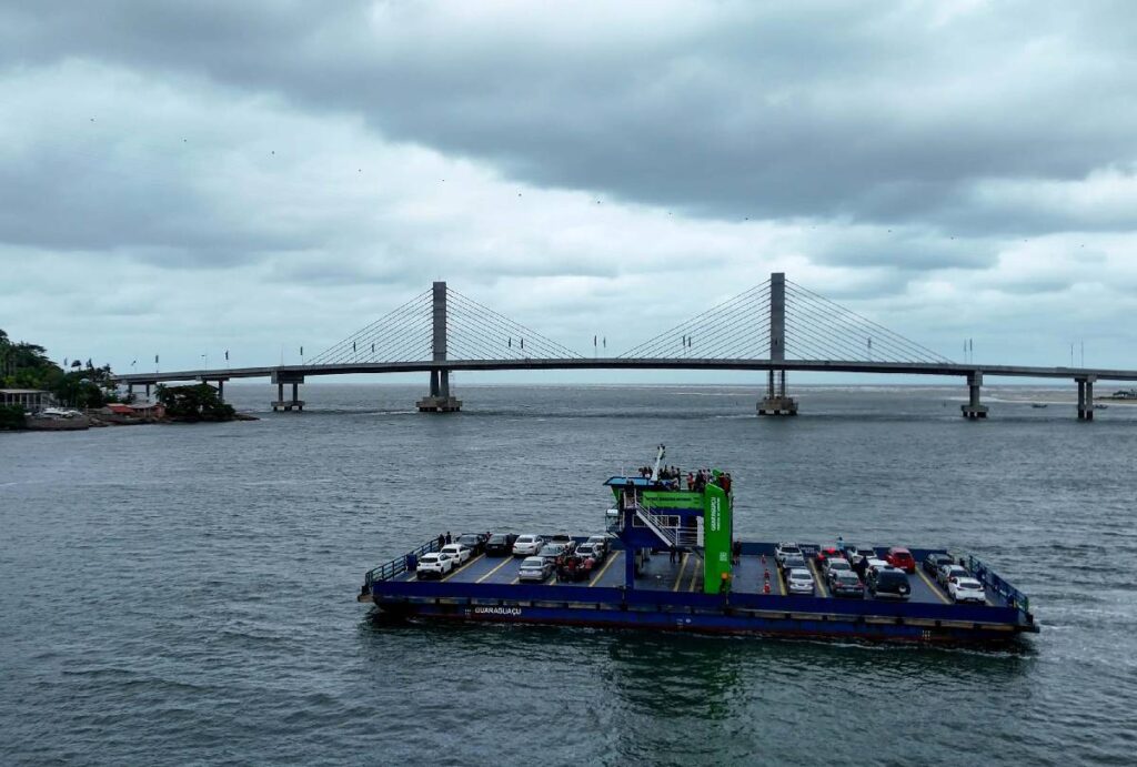 Ferry boat e Ponte de Guaratuba