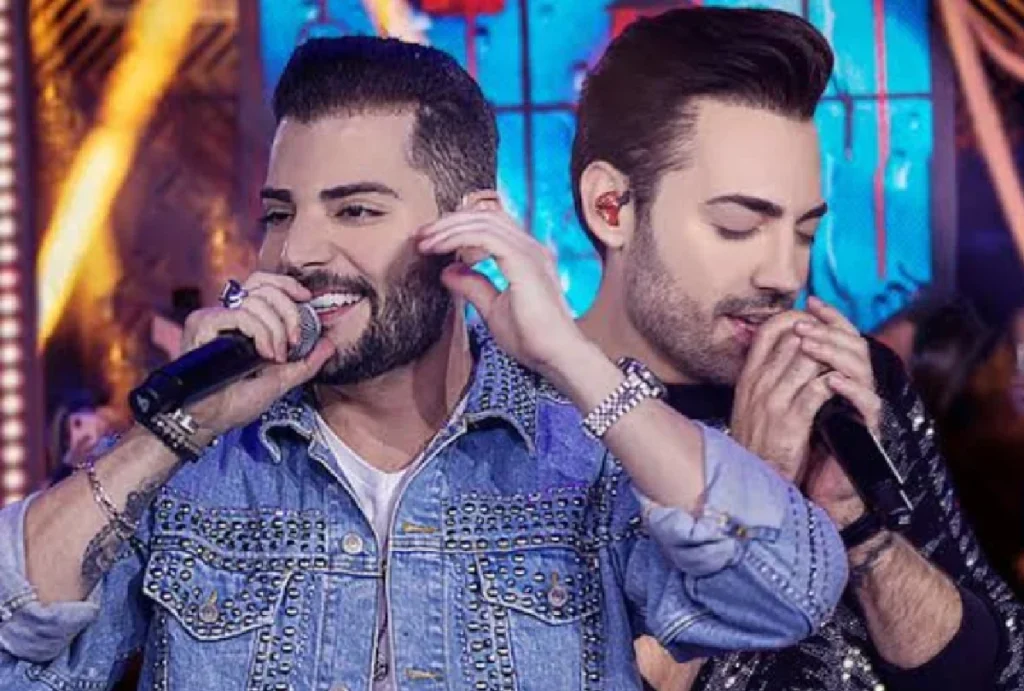 Dupla Guilherme e Benuto durante apresentação