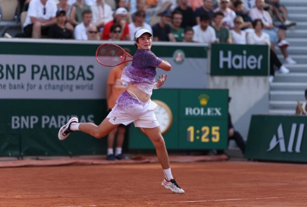 João Fonseca em vitória contra Djoko