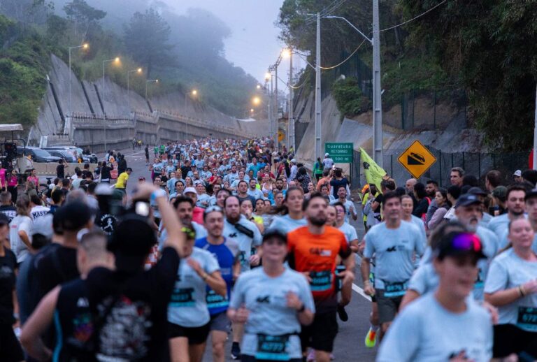 Corredores na Maratona de Guaratuba