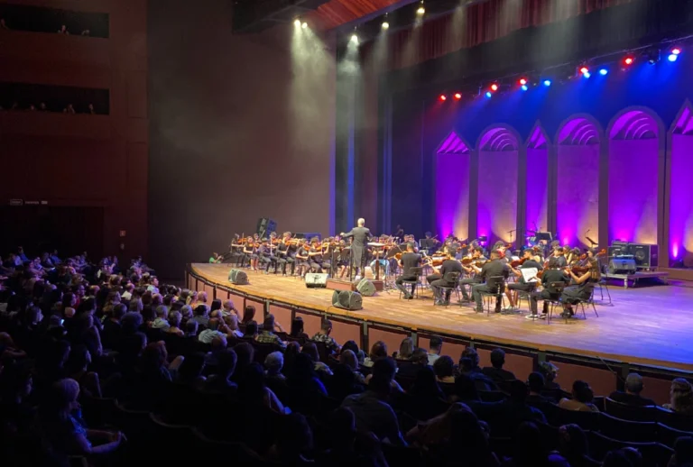 Orquestra Cordas do Iguaçu no teatro Guaíra