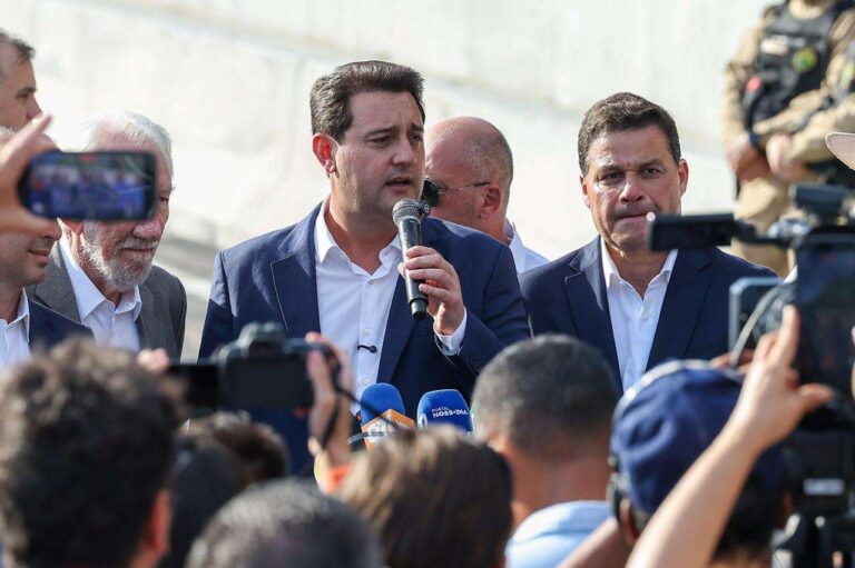 Ratinho Jr na cerimônia de inauguração da Ponte de Guaratuba