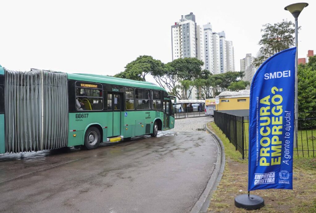 Vagas de emprego nos terminais de Curitiba