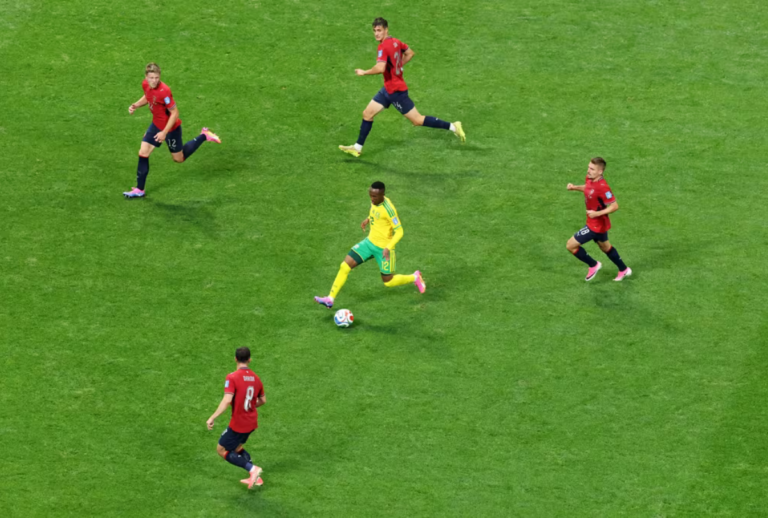 África do Sul busca empate no fim e segura a Tchéquia em duelo equilibrado